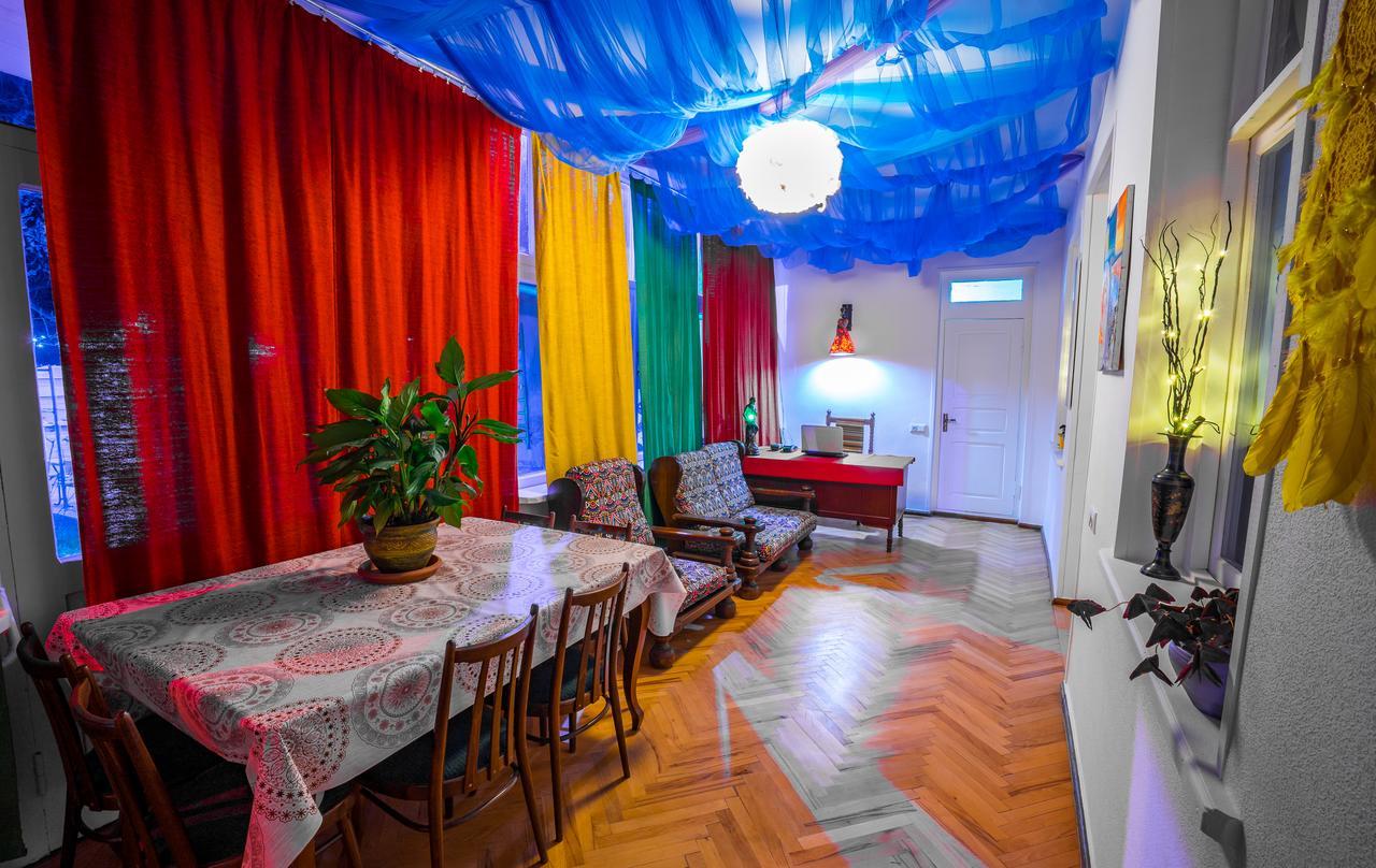 טביליסי Zgarbi Hostel מראה חיצוני תמונה