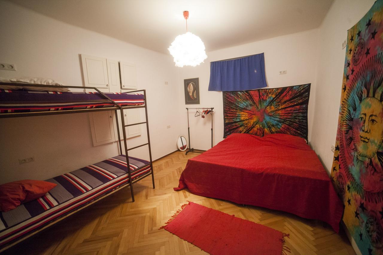 טביליסי Zgarbi Hostel מראה חיצוני תמונה